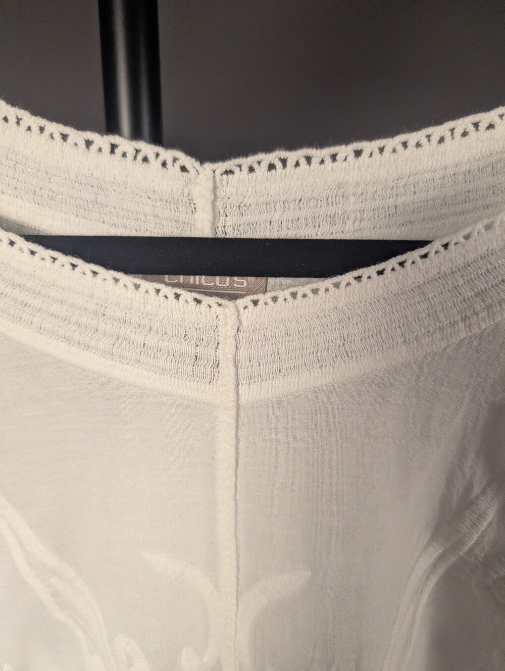 Chico's Ivory Embroidered Cotton Boho Crochet Lace Top Size 1 A-229 - Picture 4 of 10